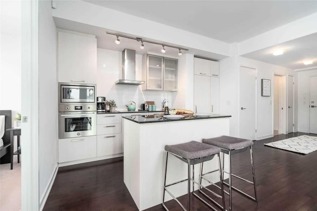 New Superior Lakeview Luxury Top Floor 3-Bedroom Suite On 48Th Floor Toronto Exterior photo