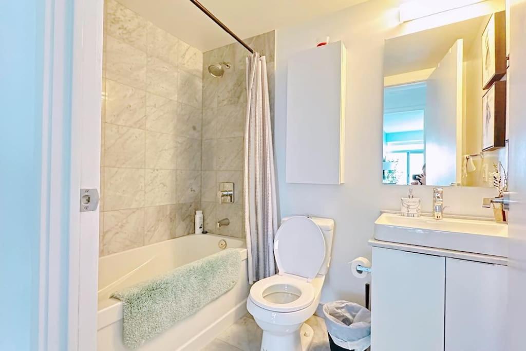 New Superior Lakeview Luxury Top Floor 3-Bedroom Suite On 48Th Floor Toronto Exterior photo