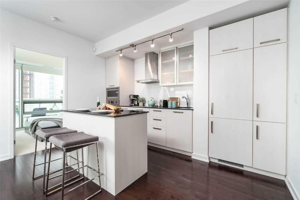 New Superior Lakeview Luxury Top Floor 3-Bedroom Suite On 48Th Floor Toronto Exterior photo