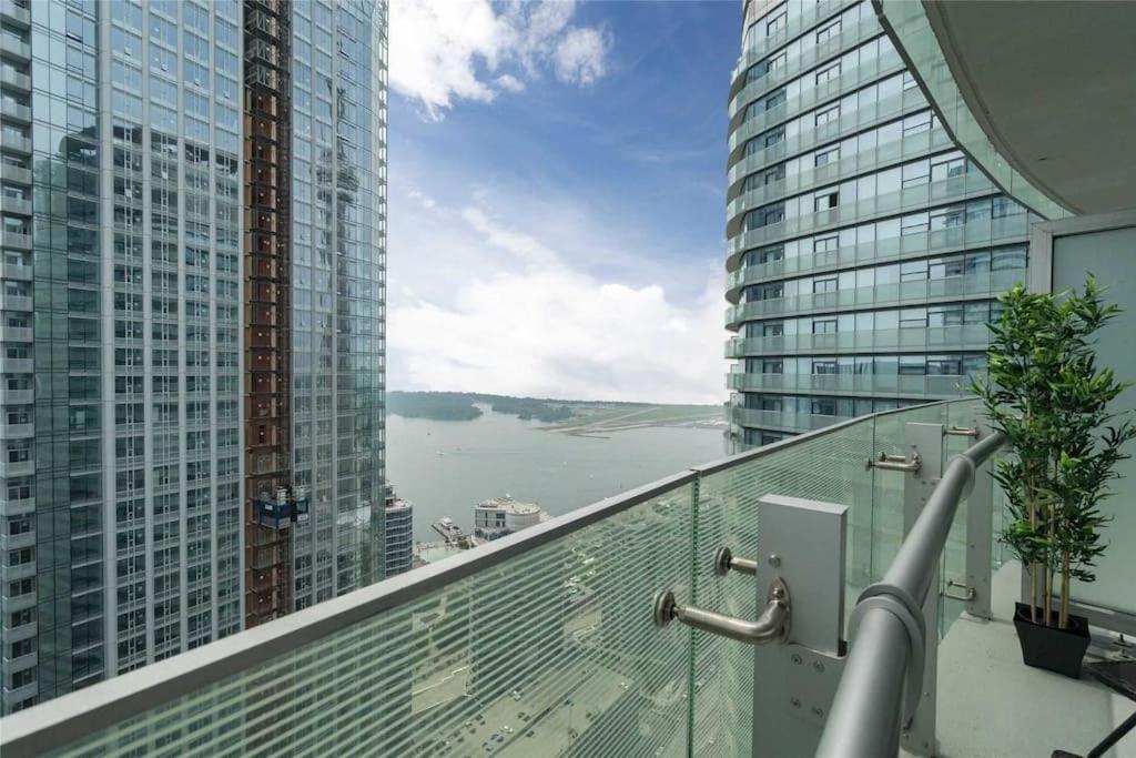 New Superior Lakeview Luxury Top Floor 3-Bedroom Suite On 48Th Floor Toronto Exterior photo