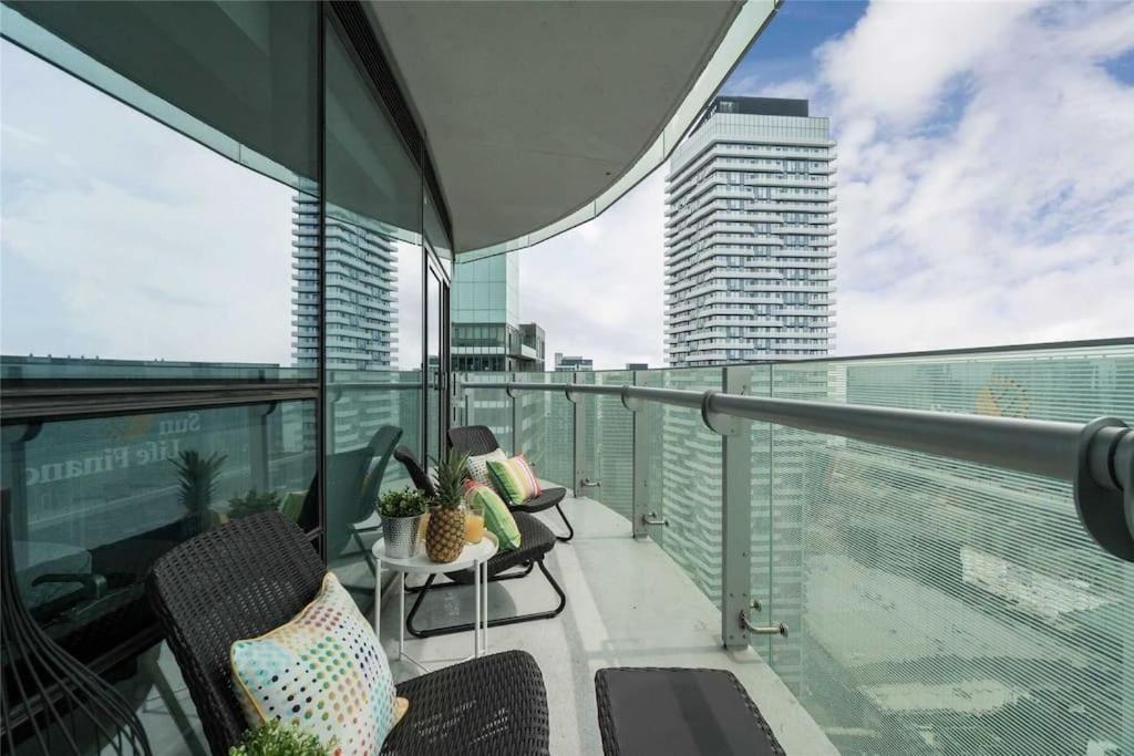 New Superior Lakeview Luxury Top Floor 3-Bedroom Suite On 48Th Floor Toronto Exterior photo
