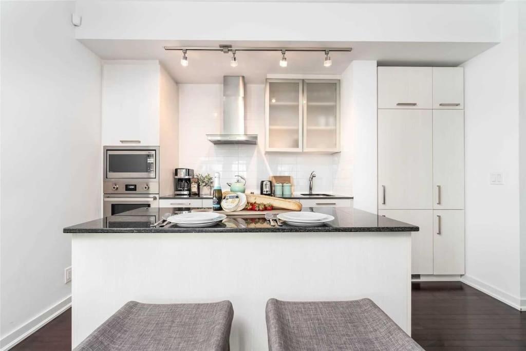 New Superior Lakeview Luxury Top Floor 3-Bedroom Suite On 48Th Floor Toronto Exterior photo