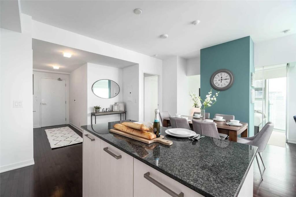 New Superior Lakeview Luxury Top Floor 3-Bedroom Suite On 48Th Floor Toronto Exterior photo